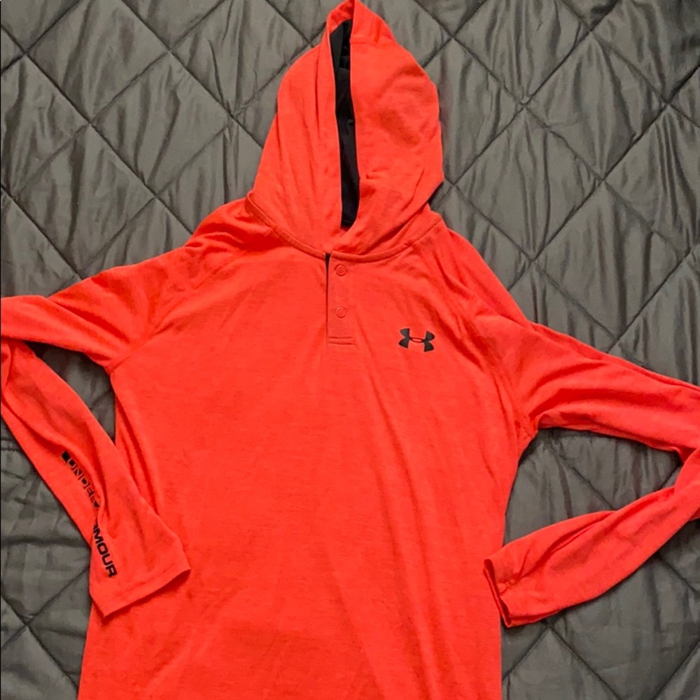 Men’s Under Armour hoodie, size Small